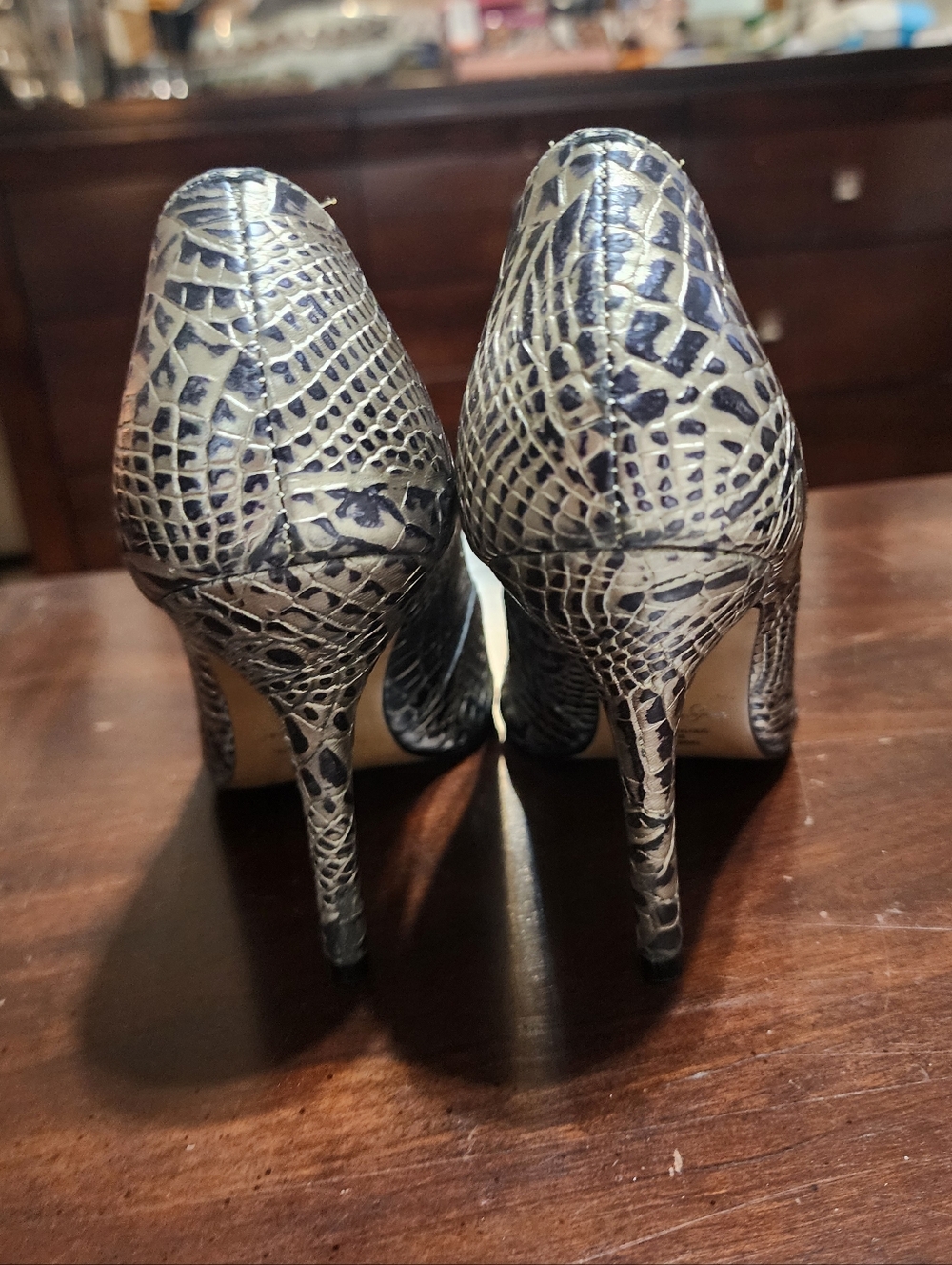Sergio Zelcer Black & Silver Snake-Print Pointed Pumps, Size 7 - Picture 3 of 8